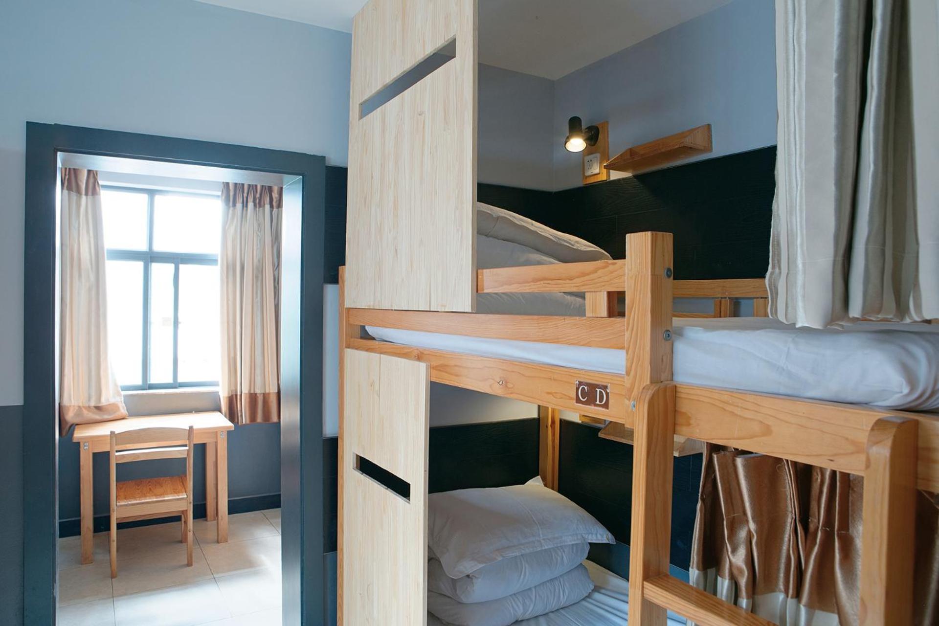 Kunming Upland International Youth Hostel Near The City Center , 2 Mins Walk To The Green Lake,3 Mins Walk To The Subway, Close To Yuan Tong Temple, Old Street, Yunnan University, English-Speaking Service Convenient Payment And Visa Cards Are Accepte Eksteriør billede