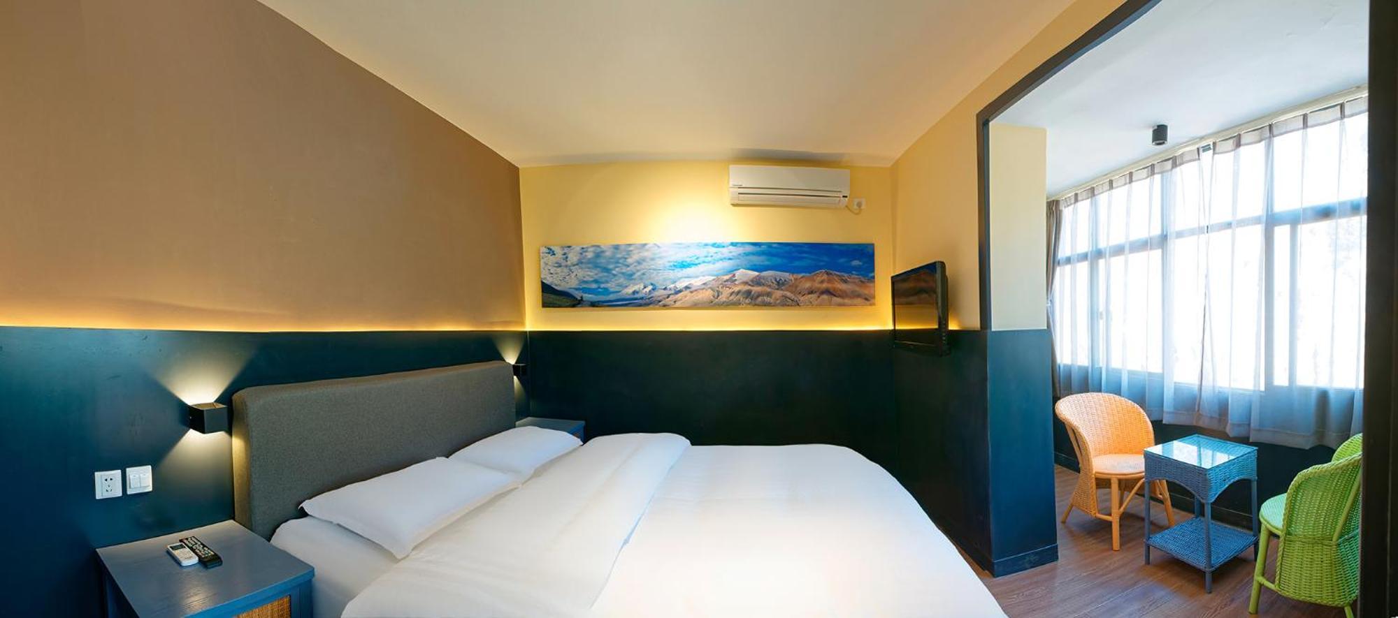 Kunming Upland International Youth Hostel Near The City Center , 2 Mins Walk To The Green Lake,3 Mins Walk To The Subway, Close To Yuan Tong Temple, Old Street, Yunnan University, English-Speaking Service Convenient Payment And Visa Cards Are Accepte Eksteriør billede