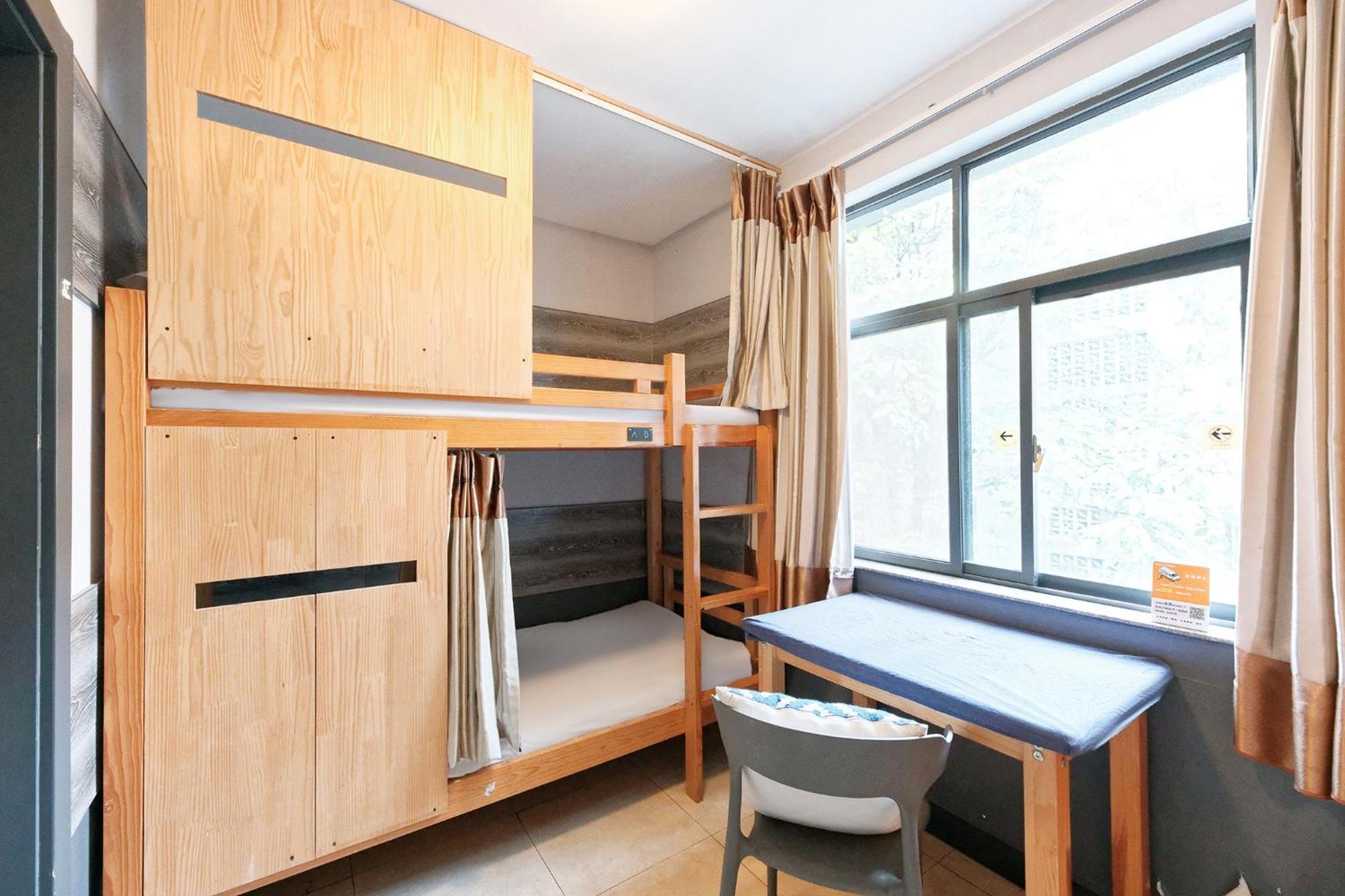 Kunming Upland International Youth Hostel Near The City Center , 2 Mins Walk To The Green Lake,3 Mins Walk To The Subway, Close To Yuan Tong Temple, Old Street, Yunnan University, English-Speaking Service Convenient Payment And Visa Cards Are Accepte Eksteriør billede